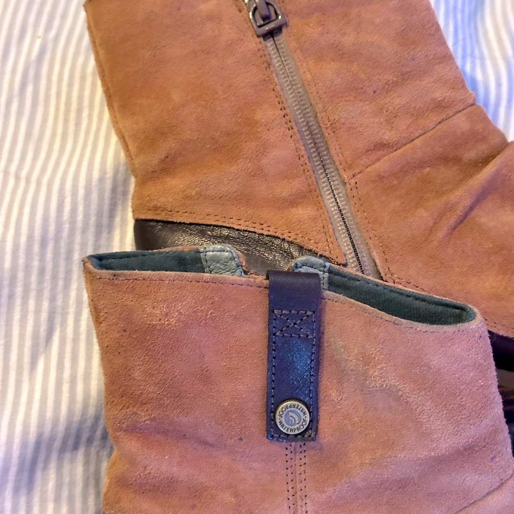 ⭐️THE NORTH FACE Leather Wedge Waterproof Zip Boots, Sz. 10, Excellent! 🤍 - Picture 11 of 15